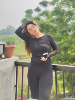 Diksha Behll Instagram - I’m finally smiling for me again 🫶
.
.
.
#explore #explorepage #trending #reels #trendingreels #dehradun #uttarakhand #nature #dehradunlove