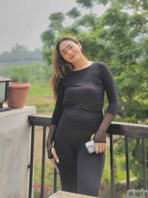 Diksha Behll Instagram - I’m finally smiling for me again 🫶
.
.
.
#explore #explorepage #trending #reels #trendingreels #dehradun #uttarakhand #nature #dehradunlove
