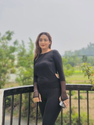 Diksha Behll Instagram - I’m finally smiling for me again 🫶
.
.
.
#explore #explorepage #trending #reels #trendingreels #dehradun #uttarakhand #nature #dehradunlove
