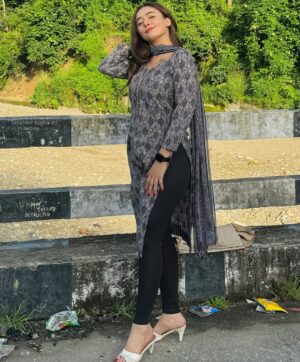Diksha Behll Instagram - ਲਾਈਏ ਜੇ ਯਾਰੀਆਂ
ਫਿਰ ਲਾ ਕੇ ਤੋੜ ਨਿਭਾਈਏ ਨੀ 😌
