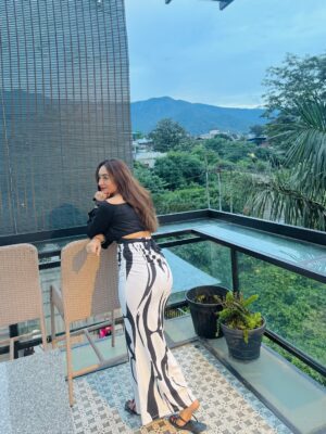Diksha Behll Instagram - Missin’ nothing but the money I spent on my clothes 🫢🙇🏼♀️
.
.
.
Outfit @savana
Footwear @hypefly.in