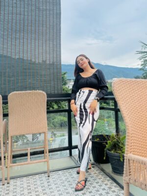 Diksha Behll Instagram - Missin’ nothing but the money I spent on my clothes 🫢🙇🏼♀️
.
.
.
Outfit @savana
Footwear @hypefly.in