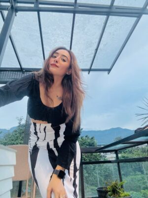 Diksha Behll Instagram - Missin’ nothing but the money I spent on my clothes 🫢🙇🏼♀️
.
.
.
Outfit @savana
Footwear @hypefly.in