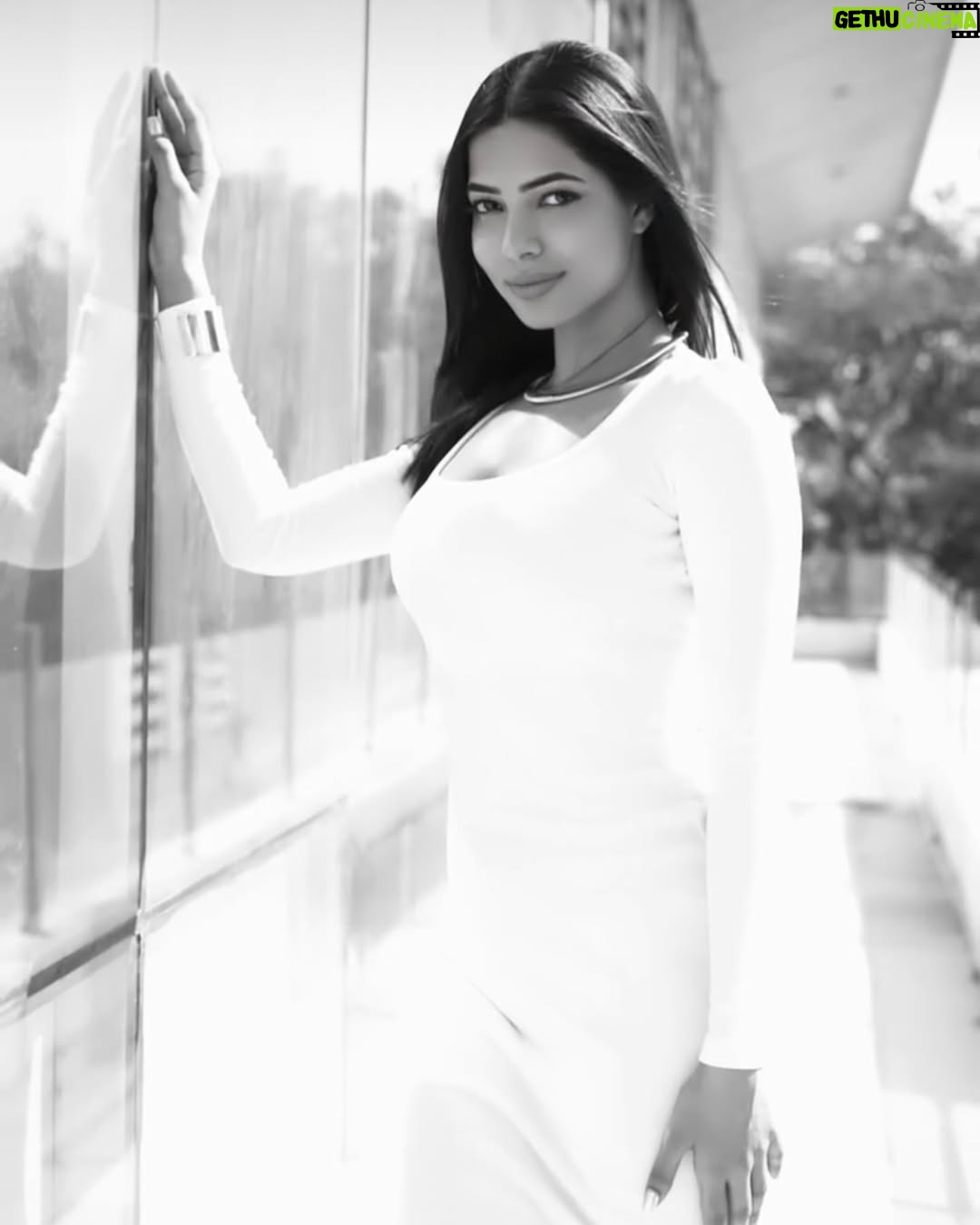 Diksha Singh - 3 Likes - Just double tap❤️❤️❤️