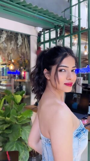 Diksha Singh Instagram - Fresh cut 💇♀️✨
@amityashwant_hair
@manemaniac_