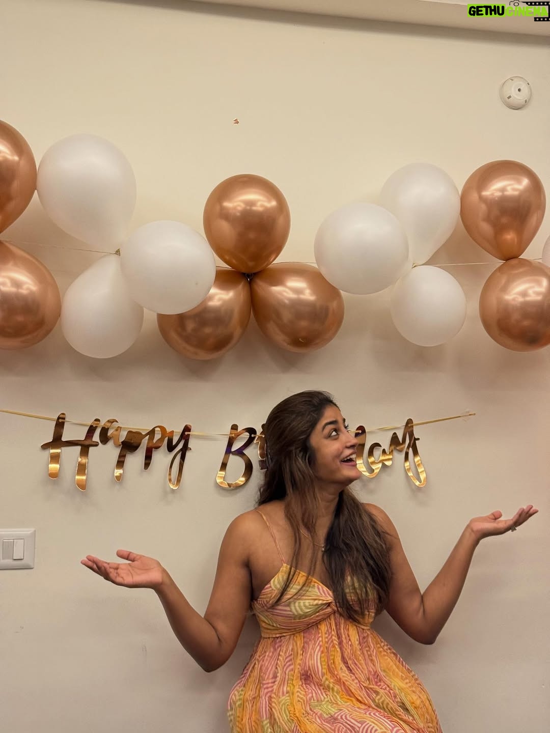 Dimple Hayathi - 76.3K Likes - Unfiltered version on my bday .. 🥰 some flowers and some good people to wish on you. ❤️
.
.
.
.
.
.
.
..
.
.
.
.
. #dimplehayathi #dimplehyati