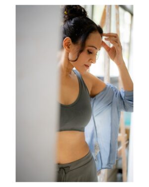 Dipannita Sharma Instagram - ‘Paint thy colours’ … Always 

💙 

Photography: @charcoalmarks 
BTS super support : @palomachakraborty 
MUA : @makeupbymanasichipra 
Hair : @makeupby_palaksalia 

#funshoot #photography #portraits #teamwork #bluegrey #loungewear #hair #makeup #photos #photoshoot #colours #smiles #we