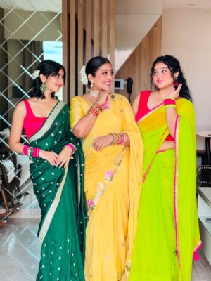 Disha Tewani Instagram - Kaise lag rahe hai hum log marathi look mein? 🤔🤔🥰🥰🥰🥰
@aanchaljtewani @iamchahattewani
Makeup @designerfacesbyaanchal @aanchaljtewani
Hair @radhahairstylist108