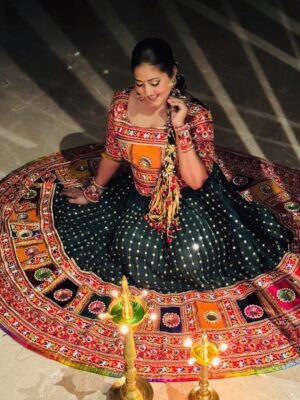 Disha Tewani Instagram - Orange for vibrance, green for grace, and diyas for endless glow🧡💚✨ 

[ Post , Instagram , Feed , FYP , Explore ]

#dishatewani #post #instagram #feed #fyp #blessed godisgreat