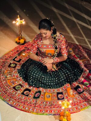 Disha Tewani Instagram - Orange for vibrance, green for grace, and diyas for endless glow🧡💚✨ 

[ Post , Instagram , Feed , FYP , Explore ]

#dishatewani #post #instagram #feed #fyp #blessed godisgreat