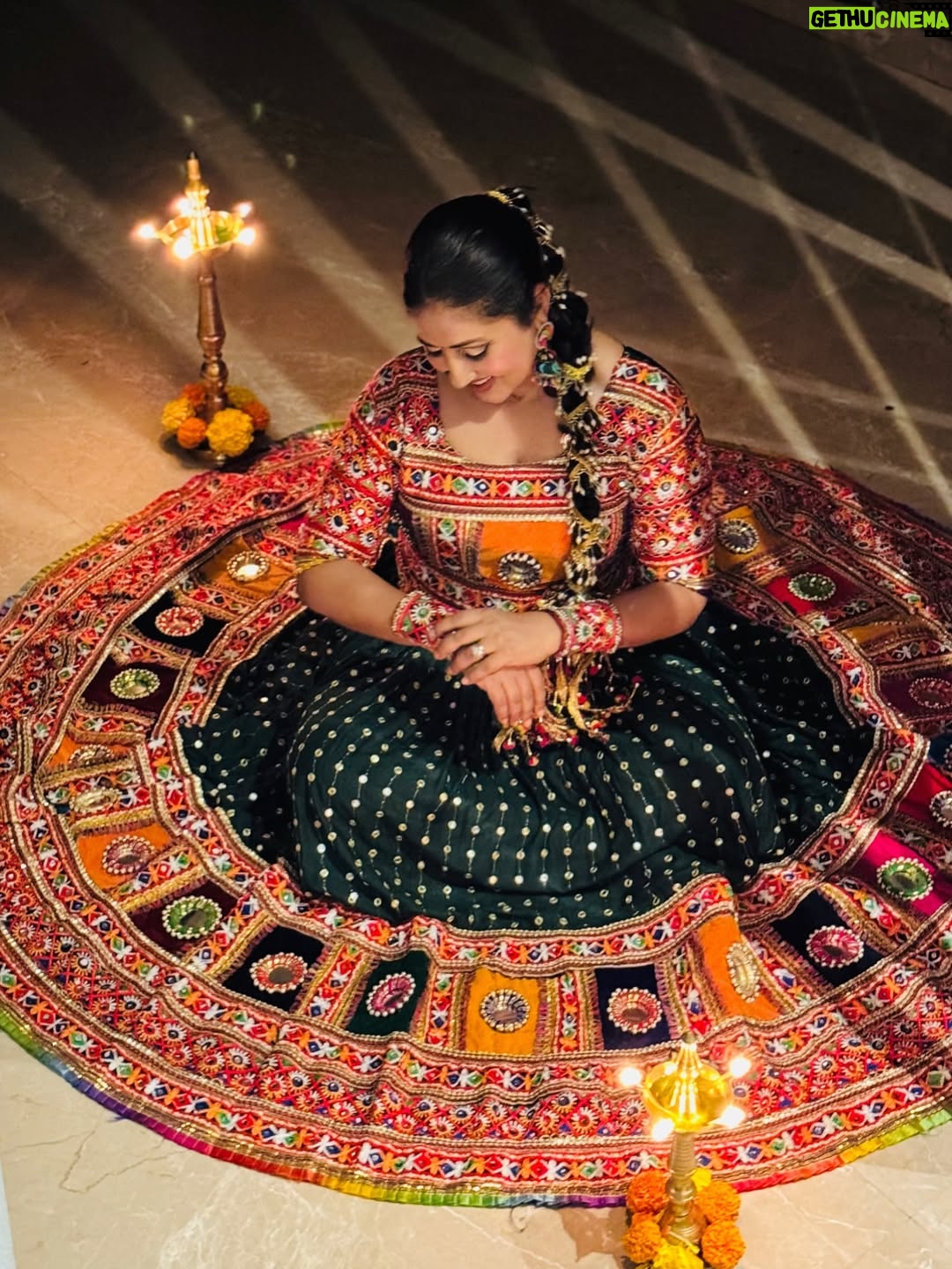 Disha Tewani - 3 Likes - Orange for vibrance, green for grace, and diyas for endless glow🧡💚✨ 

[ Post , Instagram , Feed , FYP , Explore ]

#dishatewani #post #instagram #feed #fyp #blessed godisgreat