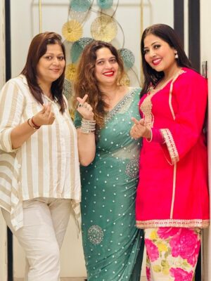 Disha Tewani Instagram - Friendship is the only cement that will hold world together ❤️
