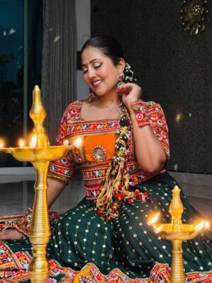 Disha Tewani Instagram - Orange for vibrance, green for grace, and diyas for endless glow🧡💚✨ 

[ Post , Instagram , Feed , FYP , Explore ]

#dishatewani #post #instagram #feed #fyp #blessed godisgreat
