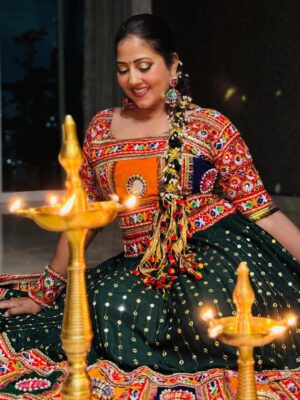 Disha Tewani Instagram - Orange for vibrance, green for grace, and diyas for endless glow🧡💚✨ 

[ Post , Instagram , Feed , FYP , Explore ]

#dishatewani #post #instagram #feed #fyp #blessed godisgreat