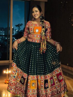 Disha Tewani Instagram - Orange for vibrance, green for grace, and diyas for endless glow🧡💚✨ 

[ Post , Instagram , Feed , FYP , Explore ]

#dishatewani #post #instagram #feed #fyp #blessed godisgreat
