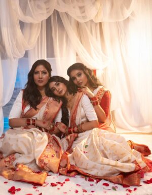 Disha Tewani Instagram - Our Navratri glow is goddess-given. ❤️✨🥰
#TheTewaniTrio