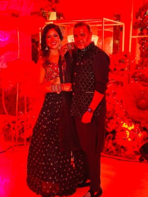 Disha Tewani Instagram - Every day with you is a blessing, but today is extra special because it’s your birthday! Love you forever. 🎉💑 @thejimmytewani ❤️😘🫶🏻🎂🥳🥳
