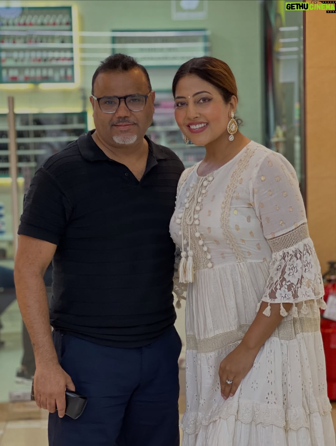 Disha Tewani - 1.1K Likes - Every day with you is a blessing, but today is extra special because it’s your birthday! Love you forever. 🎉💑 @thejimmytewani ❤️😘🫶🏻🎂🥳🥳