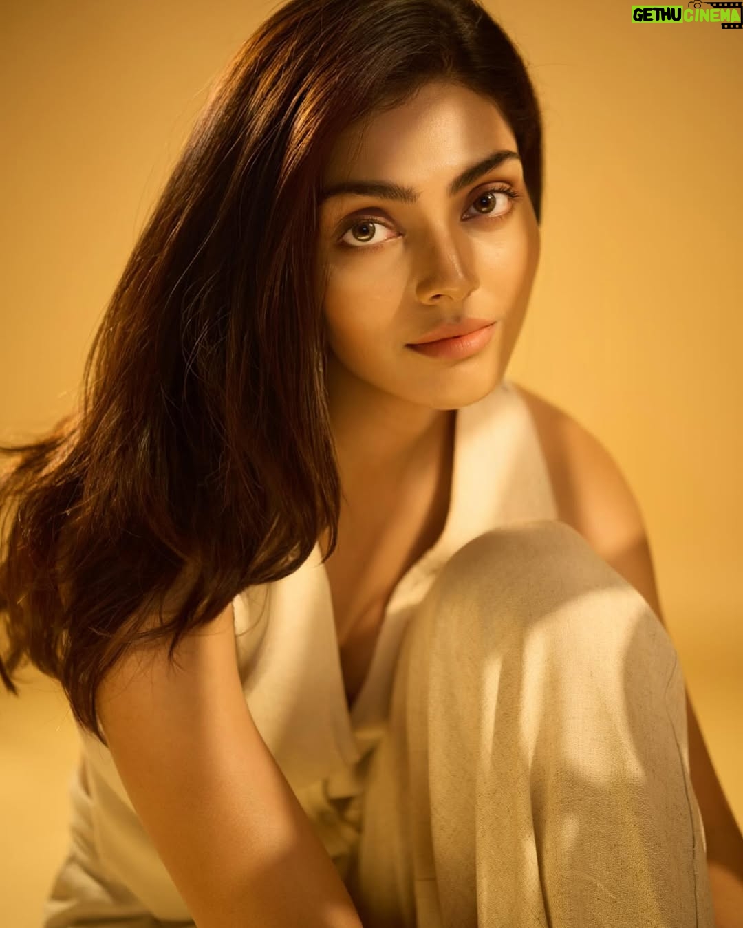 Divita Rai - 6.3K Likes - Teri yaad satave re….. 💌

Shot by: @yash_vb 
MUAH: @jenimakeupartist07