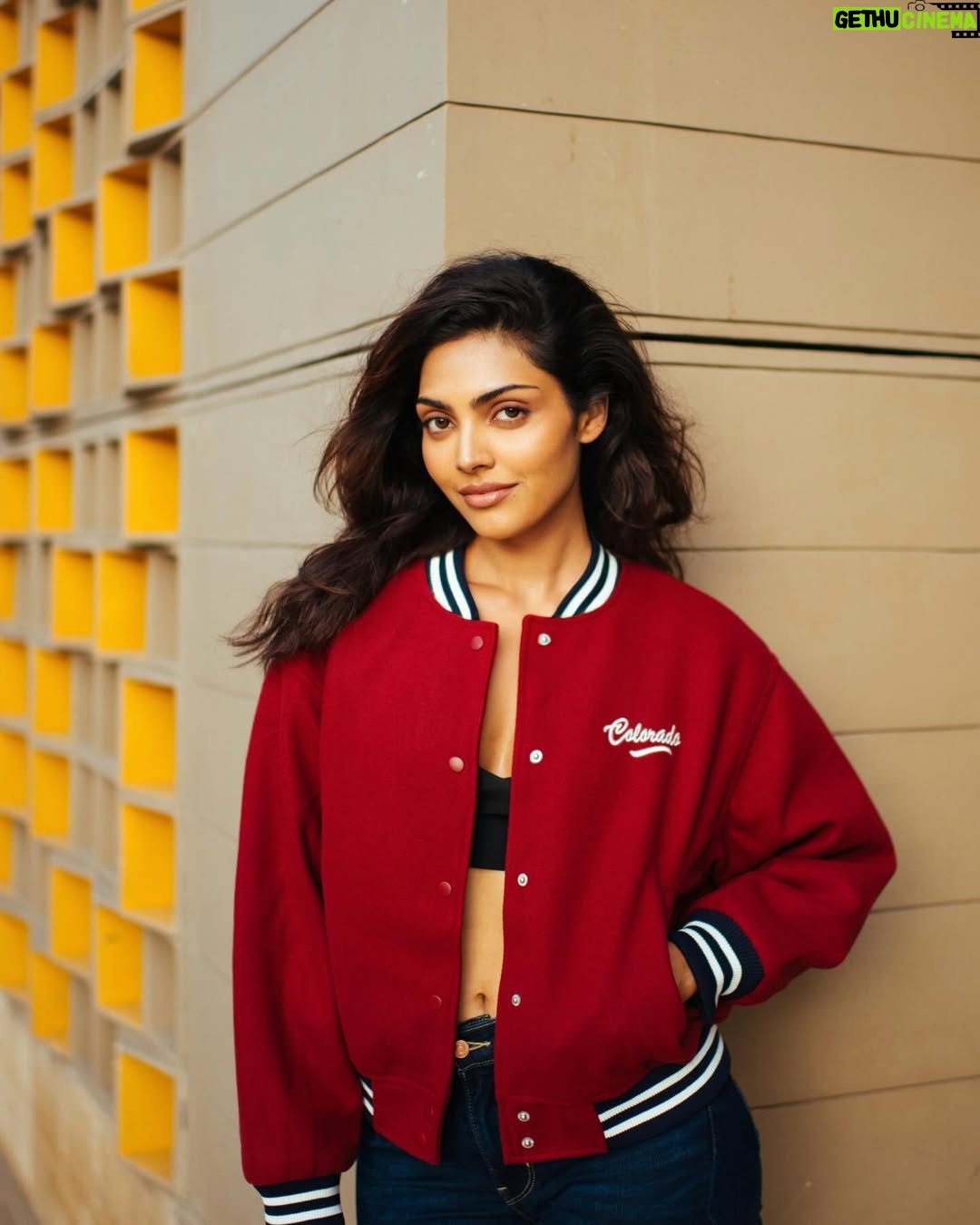 Divita Rai - 4.9K Likes - Sunshine state of mind ☀️🌻

PC: @bharat_rawail 
Stylist: @stylistshikhar 
MUAH: @makeupbymanasichipra @pragya.gupta_muah