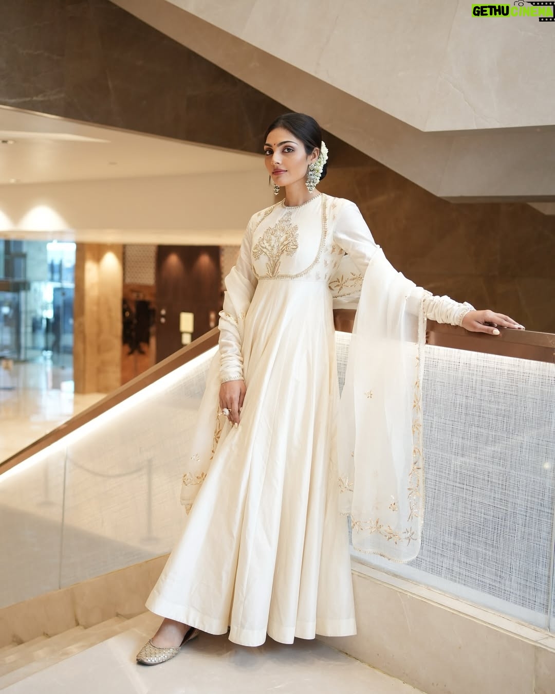 Divita Rai - 3.5K Likes - Devaru Ruju Maadidanu 
God’s signing 🙏🏼

The start of something special…my Kannada film debut 🎬✨
Please send all your good wishes and blessings @drm.film @simplesuni 

@thecamerayogi 
Wearing @duchess.kumari 🖤

@timestalent @rishubartaria @reema_rathod
