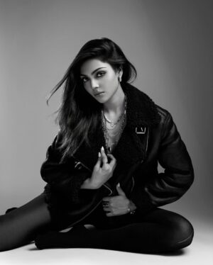 Divita Rai Instagram - I’m on that new vibration 🖤🎶
PC: @nikhilmantri_
HMU: @batyoureyelash