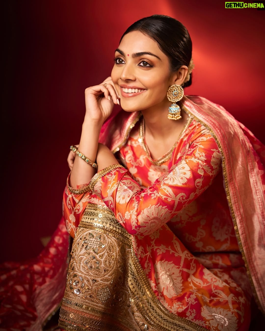 Divita Rai - 2.5K Likes - In life’s rhythm, find hope’s melody 🎶
For Ganesh Chaturthi! 🙏🏼♥️
Wearing @alkaline_namyo 
Clicked by @nikhillmanttri