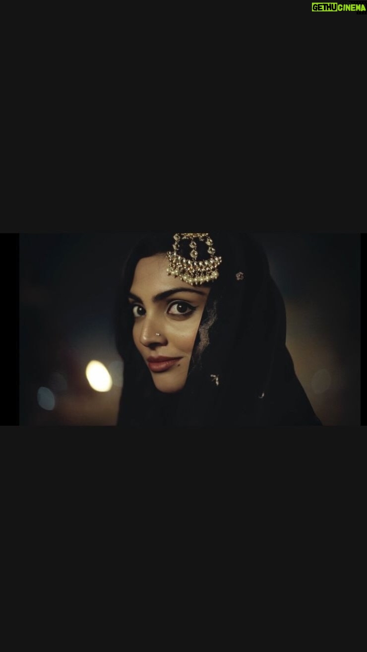 Divita Rai - 8K Likes - Ripple effect of binge watching Heeramandi kyuki best friend ki deeware paar karne ka humein shaukh bhi hai aur haqq bhi… 😝 Featuring @shimmertalks 

@netflix_in @bhansaliproductions 
 
Dare you to tag your besties and remind them to return your stuff🤣

Direction : @adhyayansuman
Sound mix: @rahulnairmusic 
MUAH: @jenimakeupartist07 

#Heeramandi #Bingewatching #Netflix #Spoof #Trending