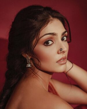 Divita Rai Instagram - ಗುಲಾಬಿ ಶಕ್ತಿ 🌹
PC: @puchi.photography
Stylist: @__.gunjan.__
MUAH: @pixelperfectmakeup_visali