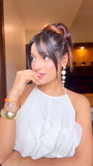 Divya Nagar Chaudhary Instagram - Dress @savana ✨
.
.
.
#indian #fyp #fypage #trendingreels #trendingsongs #indian #indianlook #barbie #barbietrend #fashion #fashionstyle #fashionblogger #fashionista #dresses #dress #pink #suits @myntrafashionsuperstar @myntrabeauty @myntra @amazonfashionin #christmas #christmasdecor #dress #hairstylist #hair #indian hairstyles #hairtutorial