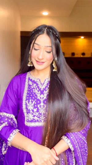 Divya Nagar Chaudhary Instagram - Comment "Link" for the Suit ✨
.
.
.
.
.
.
.
.
.
.
.
.
.
.
.
#Getstyledwithamazon #ad #Amazonbeautyfinds
#GlobalBrandStore
@amazonfashionin #hair #haircut #hairstylist #hairstyles #hairstyles