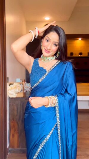 Divya Nagar Chaudhary Instagram - 🦋
Outfit @noordharnaofficial
.
.
.
.
#indian #hair #hairtutorial #hairstylist #fashion #fyp #trendingreels #fypage #indianlook #trendingsongs #disney #disneyland #longhair #flower #floral #dress #contentcreator #hairtransformation #hairideas #saree #sareelove