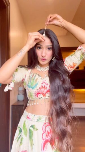 Divya Nagar Chaudhary Instagram - Comment "Link" for the Jewellery🦋
.
.
.
.
Amazon Great Republic Day Sale is now live from 13th-19th January.
Get minimum 50%-80% off on 1500 top brands | Same day delivery on 4 Lakh styles | Easy Returns
#AmazonGreatRepublicDaySale #AmazonFashion #AmazonBeauty #getstyledwithamazon #AmazonGreatPrices #AmazonExcitingDeals #PrimeEarlyAccess #GetExtraDiscountWithPrime #Ad #Collab @amazonfashionin
