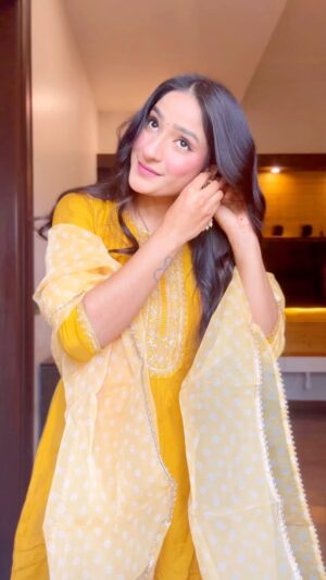 Divya Nagar Chaudhary Instagram - Comment "Link" for the suit🔆
.
.
.
.
.
.
.
#weddingphotography #wedding #shadi #lehnga
#fyp #fypage #trendingreels #trendingsongs #indian #indianlook #barbie #barbietrend #fashion #fashionstyle #fashionblogger #fashionista #dresses #dress #pink #suits @myntrafashionsuperstar @myntrabeauty @myntra @amazonfashionin #christmas #christmasdecor #dress #hairstylist #hair #indian hairstyles #hairtutorial