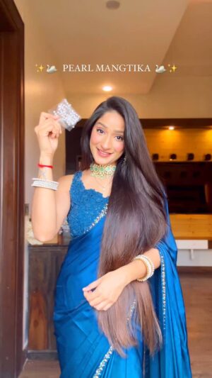 Divya Nagar Chaudhary Instagram - Comment "Link" for the Pearl Stickers 🦢
Outfit @noordharnaofficial
.
.
.
.
#indian #hair #hairtutorial #hairstylist #fashion #fyp #trendingreels #fypage #indianlook #trendingsongs #disney #disneyland #longhair #flower #floral #dress #contentcreator #hairtransformation #hairideas