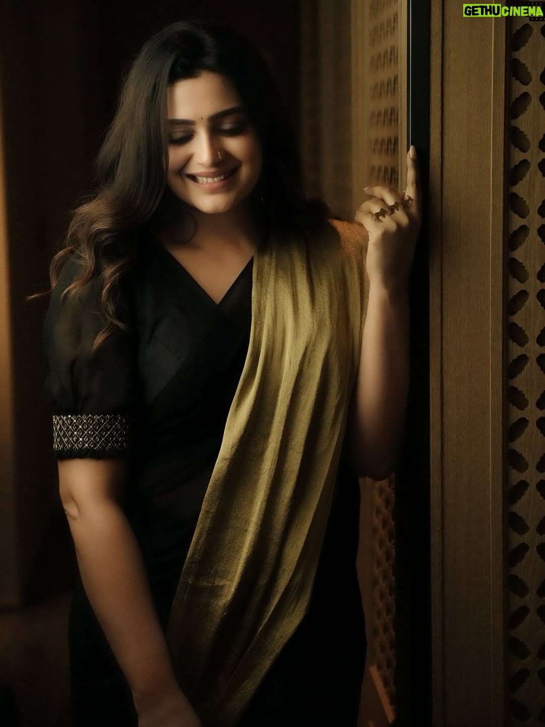 Divya Pillai - 36.8K Likes - Saree stories, gold etched in time ✨

MUA @makeupby_farz 
📸 @adnan.a.abbas 

#BlackAndGoldSaree #SareeLove  #GoldAccents #ElegantSarees #BlackSareeStyle #GoldSareeLovers #SareeFashion #LuxurySarees #IndianSaree #SareeGlamour #BlackAndGoldElegance #SareeInspiration #DesiGlam #SareeDraping  #IndianFashion  #TraditionalWear #ethnicchic #SareeStyling #Fashionista #SareeLoversUnite  #GoldAndGlitter  #BlackSareeLovers