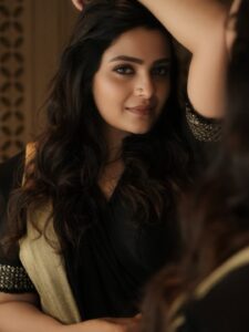 Actress Divya Pillai HD Photos and Wallpapers July 2025
