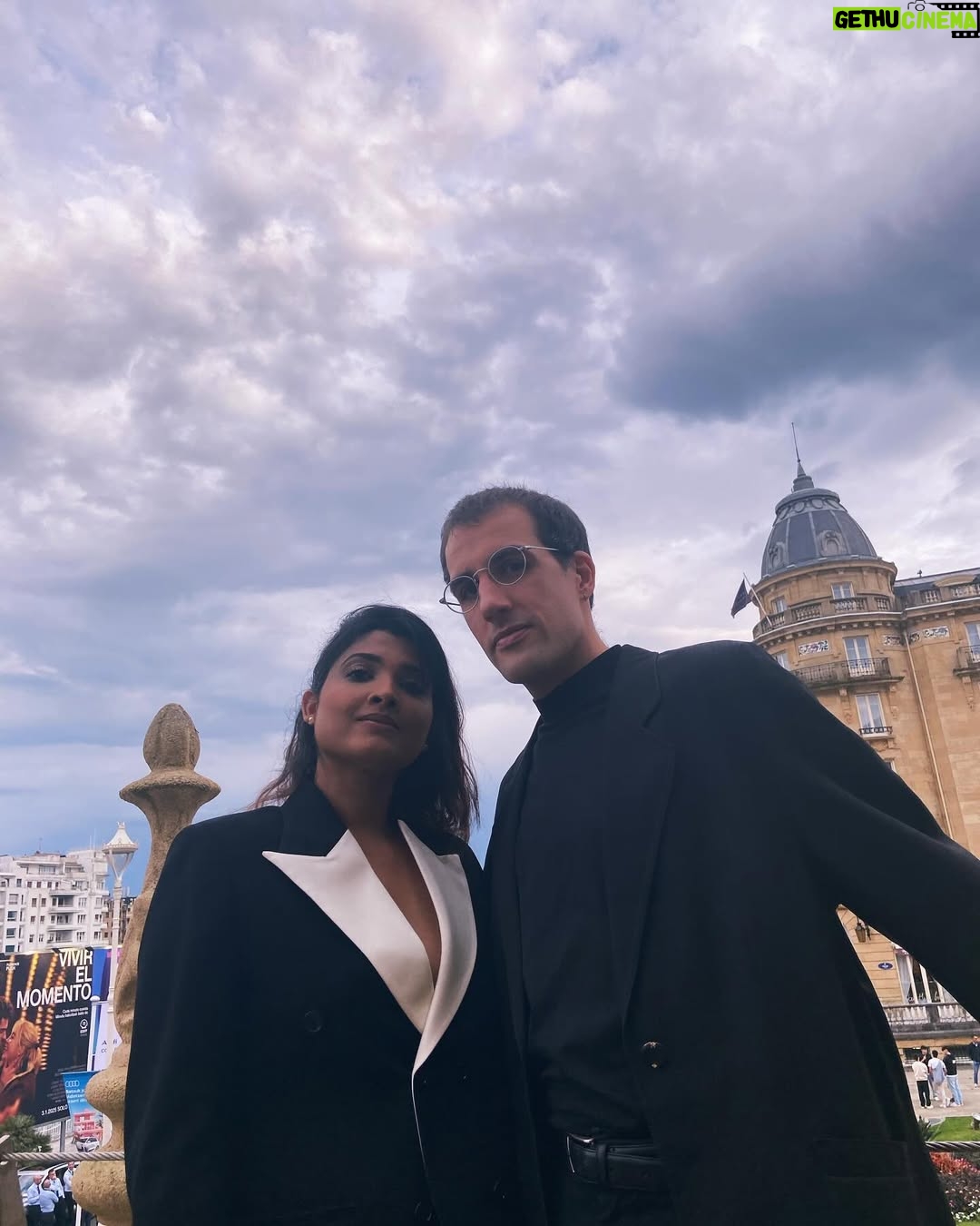 Divya Prabha - 35.1K Likes - Missing my fellow tribe 😘🥂❤️ 

Memmories from Spain . @sansebastianfes 🇪🇸

@payalkapadiafilm @riku_finally @thomas.hakim @_juliengraff