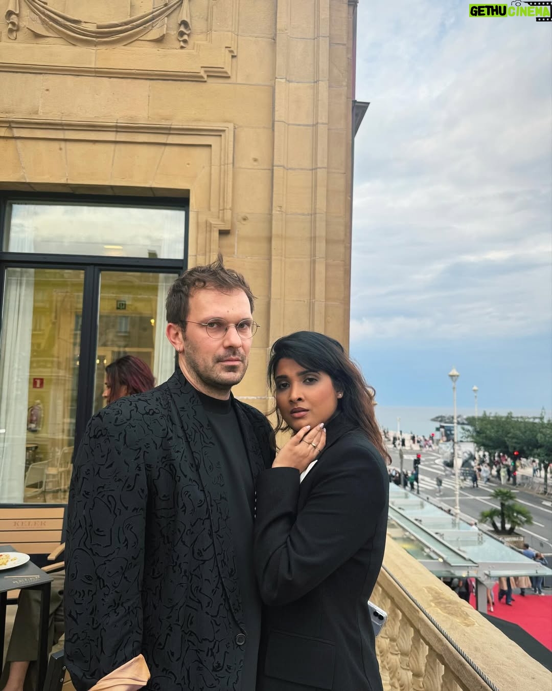 Divya Prabha - 35.1K Likes - Missing my fellow tribe 😘🥂❤️ 

Memmories from Spain . @sansebastianfes 🇪🇸

@payalkapadiafilm @riku_finally @thomas.hakim @_juliengraff