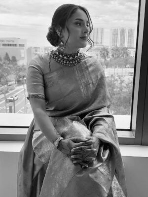 Divya Spandana Instagram - Such a pleasure to have inaugurated the Navika World Kannada Summit in Tampa, Florida! 
Makeup @diyapatell 
Hair @karenivelissebeauty 
Drapist @shineinbyvismithaprabhu
Sung beautifully by @mythri_iyer