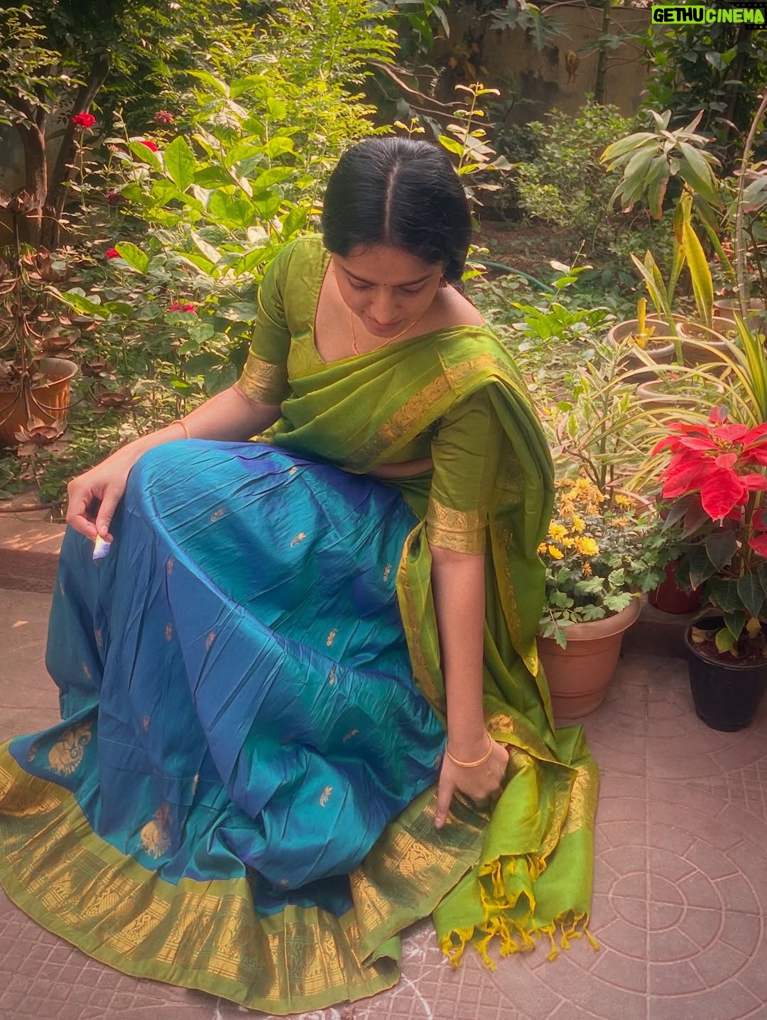 Divya Sripada - 41.7K Likes - Just your average bangaru thalli.. 🥰
.
.
.
.
Ps- the pictures are from Ugadi 2025🌸