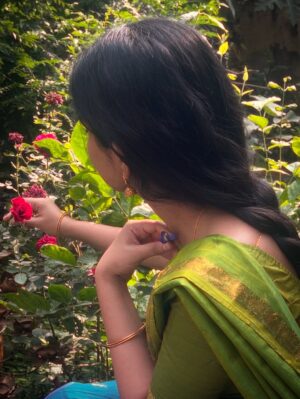 Divya Sripada Instagram - Just your average bangaru thalli.. 🥰
.
.
.
.
Ps- the pictures are from Ugadi 2025🌸