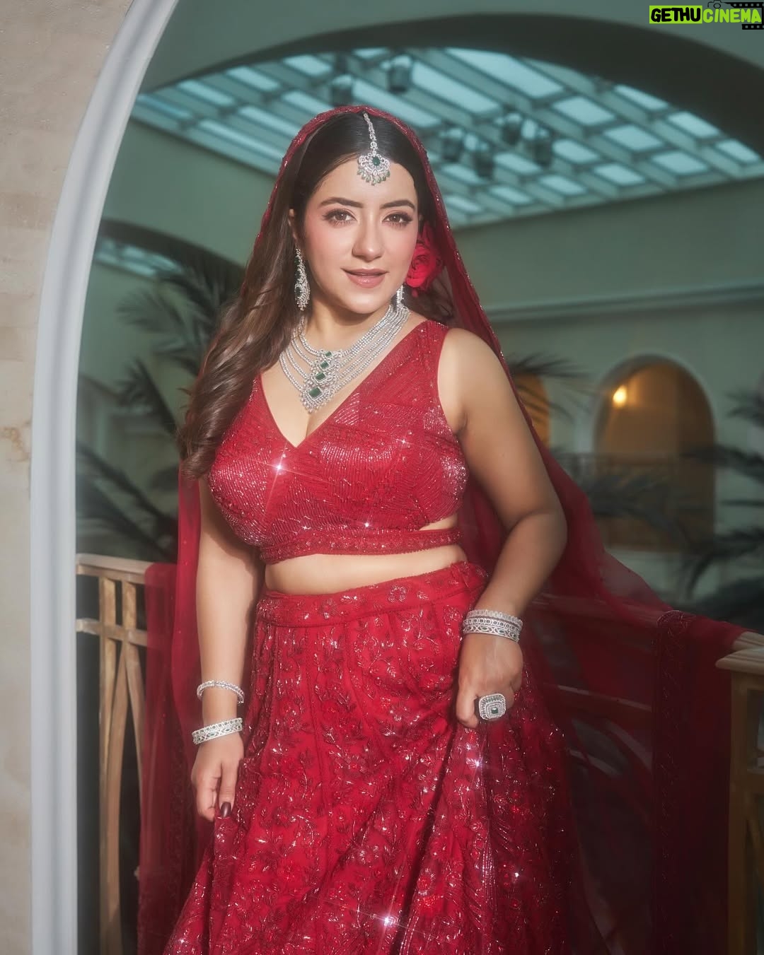 Dolly Chawla - 7K Likes - A single rose, a single story — luxury redefined at Hilton ✨

On frame : @dollychawla22 ♥️
Signature Glam : @tanyamakeoverofficial 
@karishmakaakarishma ♥️
Outfit : @jiyabyveerdesignstudio ✨
Jewellery : @beautiart_official ♥️
Location : @hiltonmumbai ✨
Photographer : @deeep.gohil 🌹
Draping : @annujha154 🌹

#HiltonBride #ModernBridal #RedRoseElegance #LuxuryWeddingLooks #redoutfit #pictureoftheday #foryou #softglamlook