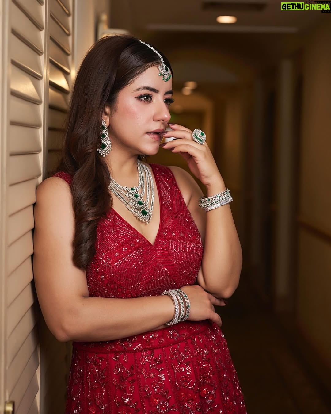 Dolly Chawla - 7K Likes - A single rose, a single story — luxury redefined at Hilton ✨

On frame : @dollychawla22 ♥️
Signature Glam : @tanyamakeoverofficial 
@karishmakaakarishma ♥️
Outfit : @jiyabyveerdesignstudio ✨
Jewellery : @beautiart_official ♥️
Location : @hiltonmumbai ✨
Photographer : @deeep.gohil 🌹
Draping : @annujha154 🌹

#HiltonBride #ModernBridal #RedRoseElegance #LuxuryWeddingLooks #redoutfit #pictureoftheday #foryou #softglamlook