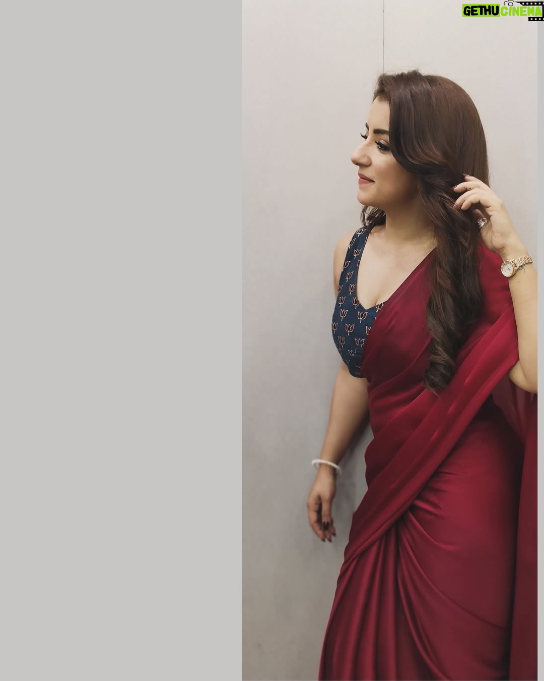 Dolly Chawla - 7K Likes - ये रेशमी ज़ुल्फे,ये शरबती आँखें ,
इन्हें देखकर जी रहे है सभी ……

#picoftheday  #meera #tummsetummtak #tumsetumtak #zeetv #vibe #song #sarilove #trend #dollychawla #love
