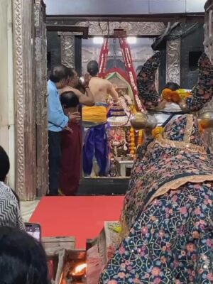 Dolly Chawla Instagram - हर हर महादेव 🔱

#harharmahadev #mahakal #mahakleshwar #divine #blessd #love #ujjain #ujjainmahakaaleshwar