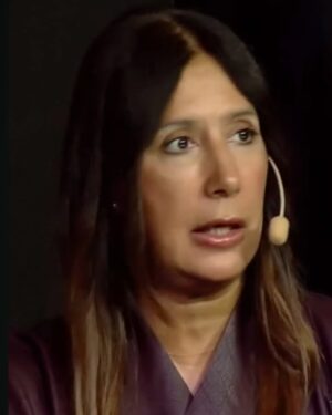 Dolores Redondo Instagram - 🍴 📚 @dolores_redondo, impulsora de la ruta de los txantxigorri. Descúbrela en #Blacklladolid25.

📺 Síguelo en nuestro multistreaming 👉 https://www.youtube.com/live/pwMCwfs5od4?si=dDA1wnKweImGDRwv