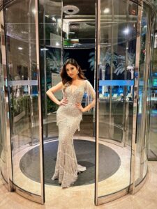 Actress Donal Bisht HD Photos and Wallpapers October 2025