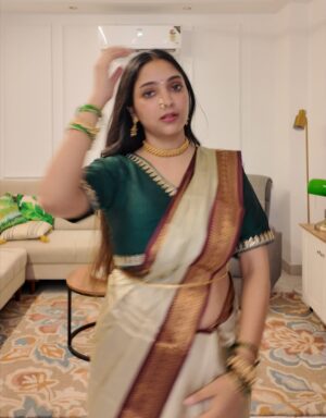 Dr Aishwarya Instagram - 🪷🪞
.
.
.
.
.
#southindiansarees