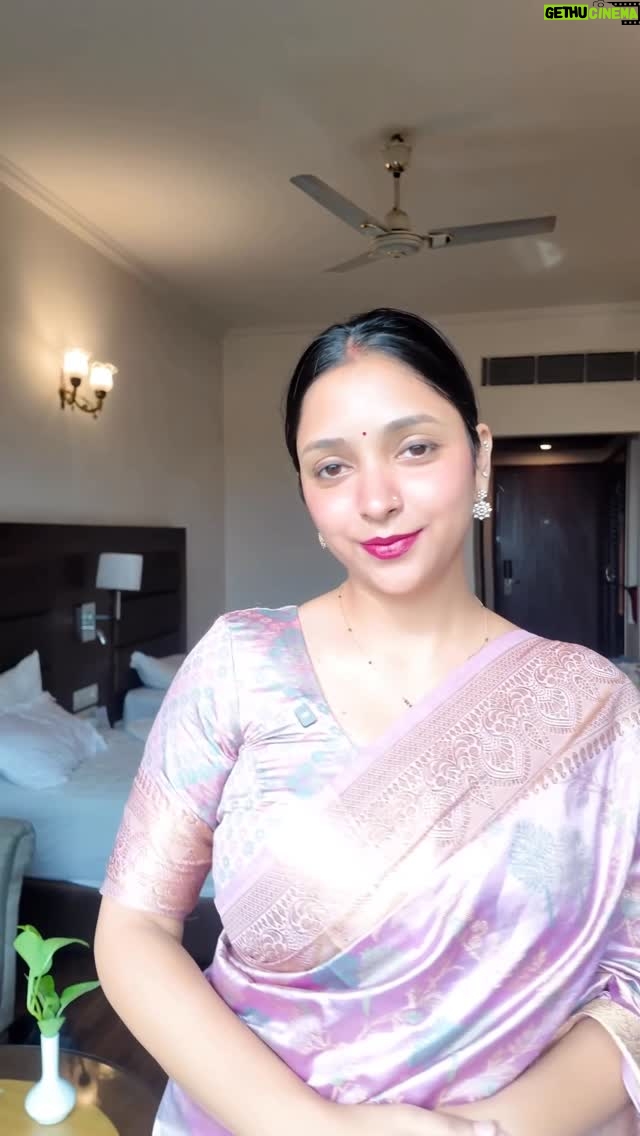 Dr Aishwarya - 834 Likes - Gajra from “Tissue Paper”🌸🥰🫰🏻
.
.
.
#gajra #diy #hack #gajrahairstyle